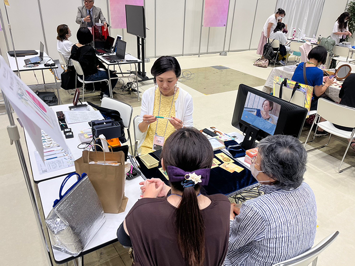 東京ビッグサイトにてタロット占いと引き寄せの宝石ペンのワークショップをさせて頂きました！